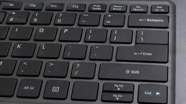 Ponto de interrogação no notebook: onde fica e como resolver